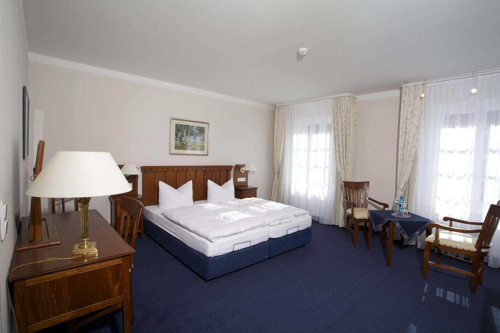 Hotel Badehaus Goor Putbus Esterno foto
