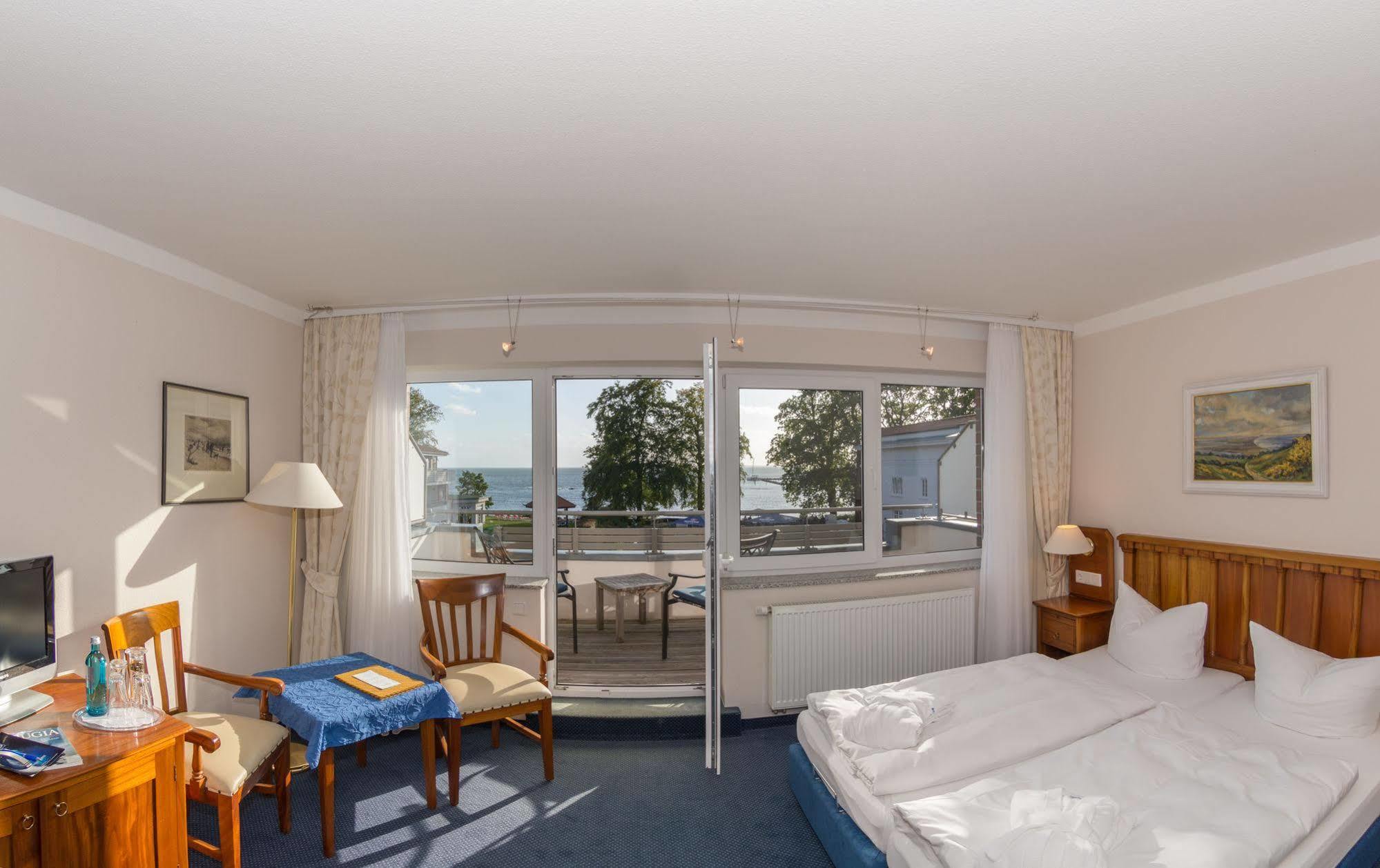 Hotel Badehaus Goor Putbus Esterno foto